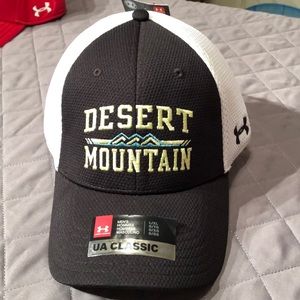 Under Armour Golf Hat size L/XL NWT vented back